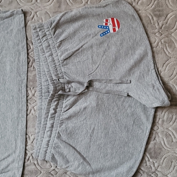 Lounge 2 peace ✌️ set Small - Picture 2 of 14